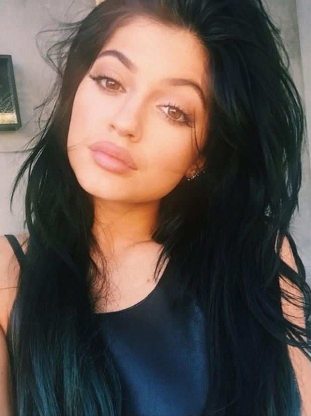Makeup Artist Threatens Kylie Jenner (@kyliejenner) w/ Legal Action For Ripping Off Her Pouty Pics!
